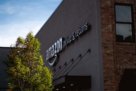 amazon pickup and returns building
